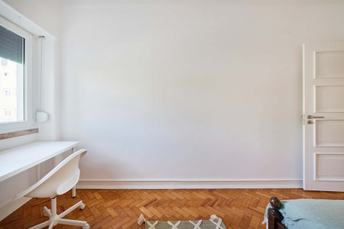 Luminous bedroom in a 6-bedroom apartment in Lisbon - Room 5 - Gallery - 5
