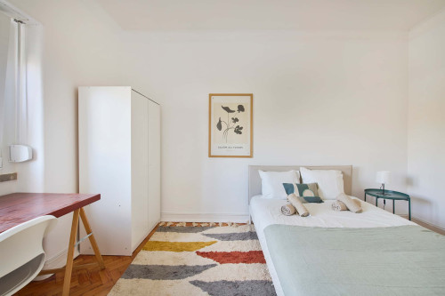 Bedroom with private bathroom in a 6-bedroom apartment in Lisbon - Room 4 - Gallery - 6