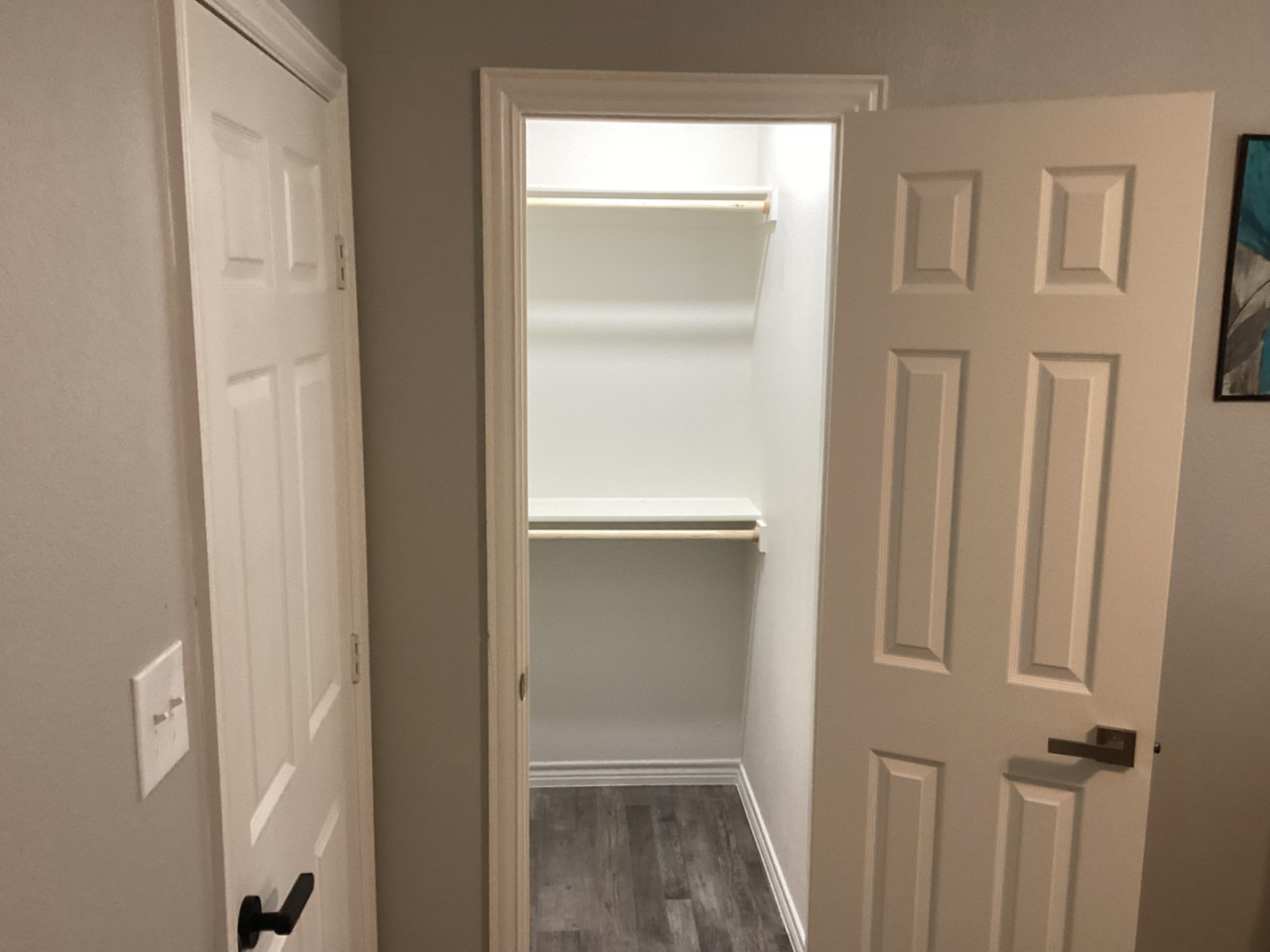  Singe Private Bedroom  -  Charming Bedrooms with Private Bath, Full Kitchen, and Personal Appliances nearby God and Jesus Perfect Church  - Gallery -  43