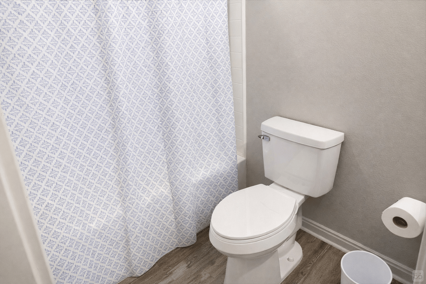  Singe Private Bedroom  -  Charming Bedrooms with Private Bath, Full Kitchen, and Personal Appliances nearby God and Jesus Perfect Church  - Gallery -  25