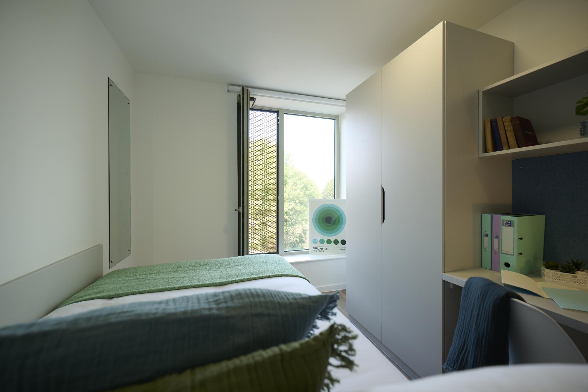 Silver En-Suite - 5
