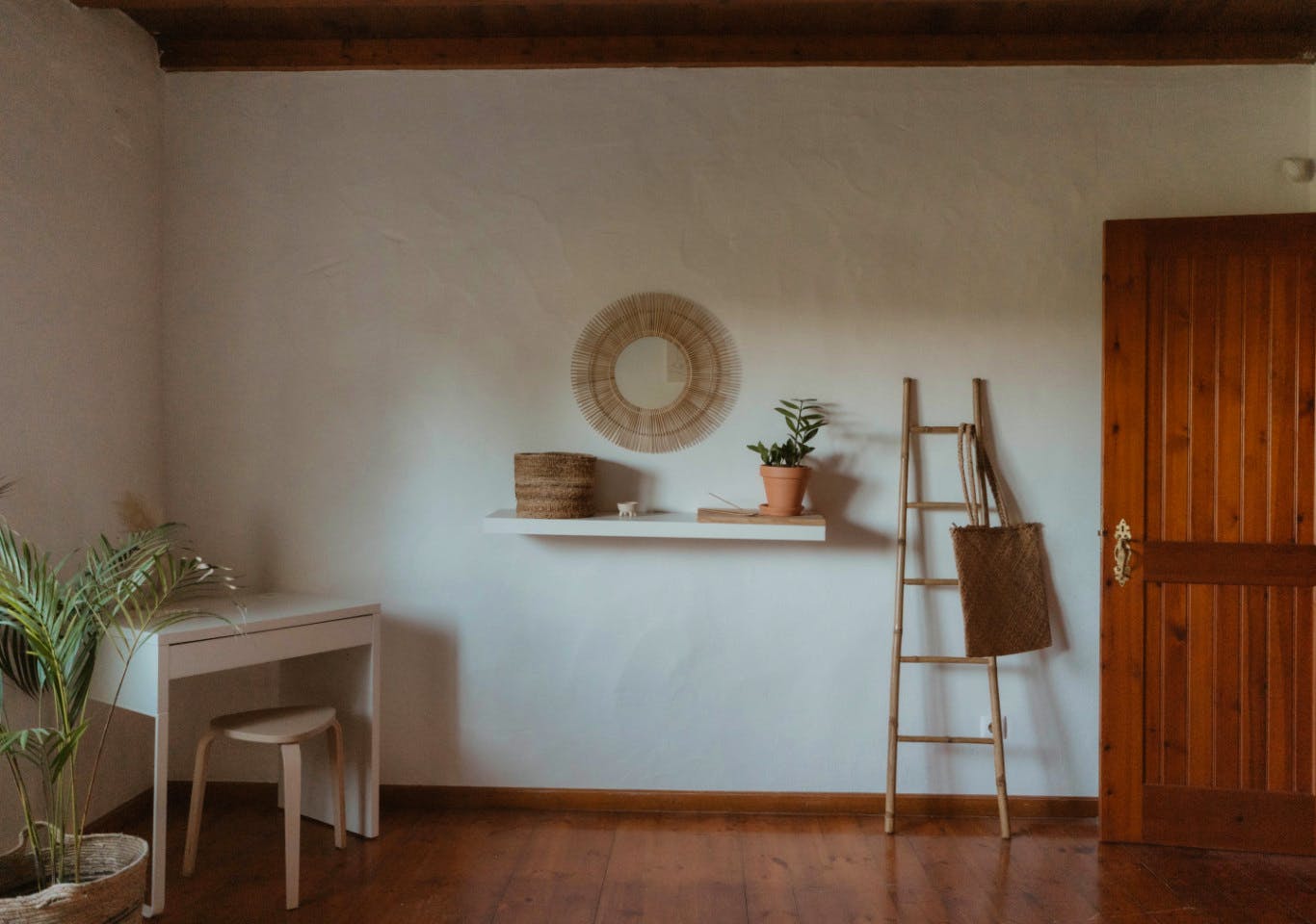 Mid-Sized Room - 2