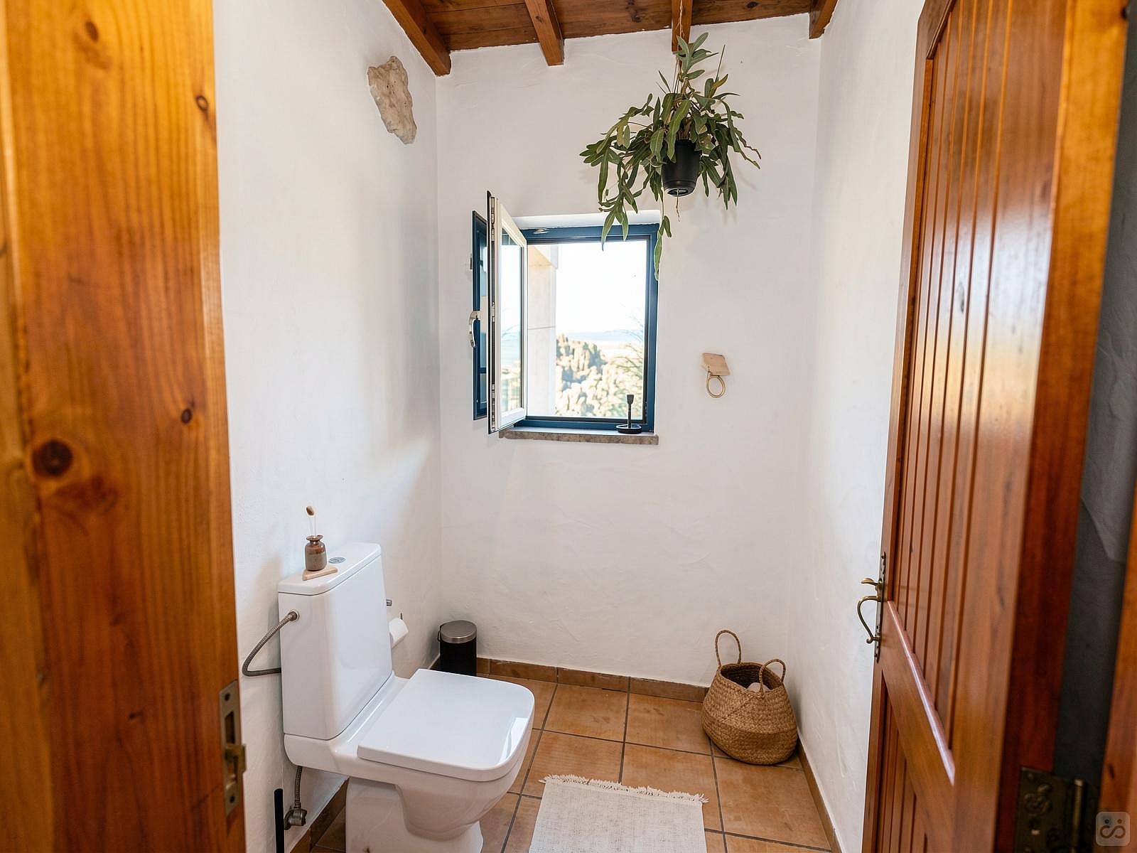 Mid-Sized Room - 70