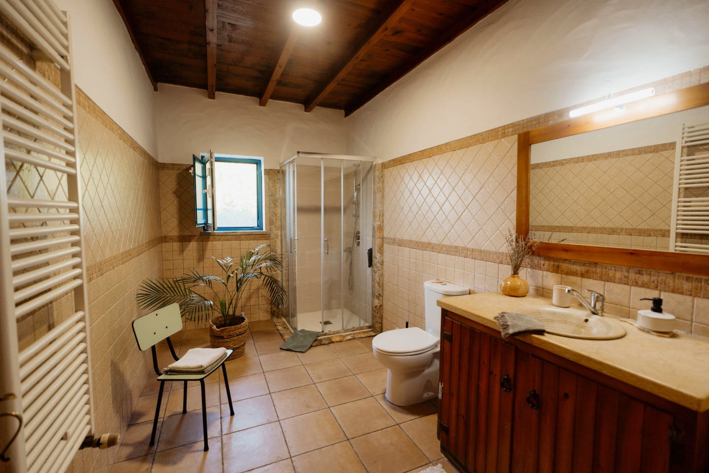 Mid-Sized Room - 12