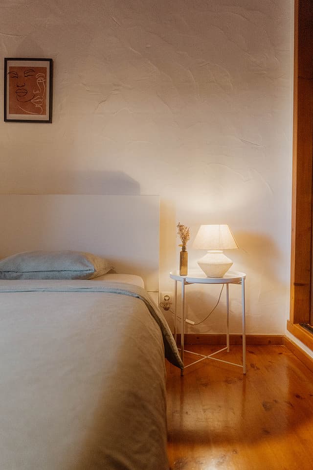 Mid-Sized Room - 37