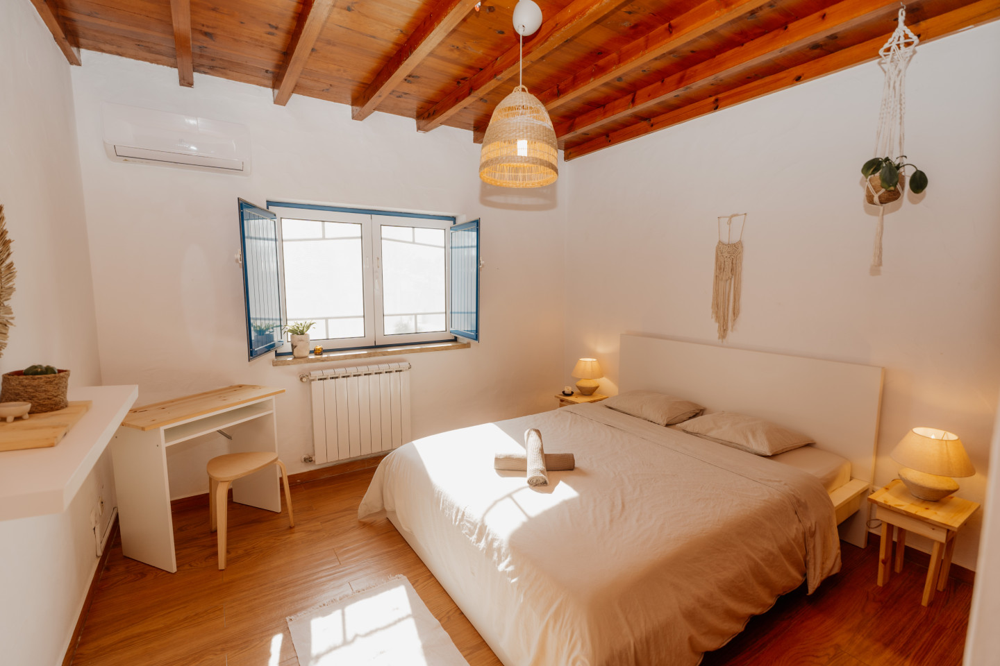 Mid-Sized Room (Cozy Plus) - 14