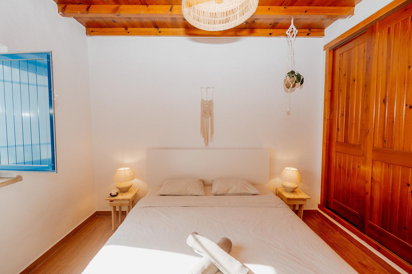 Mid-Sized Room (Cozy Plus) - 40