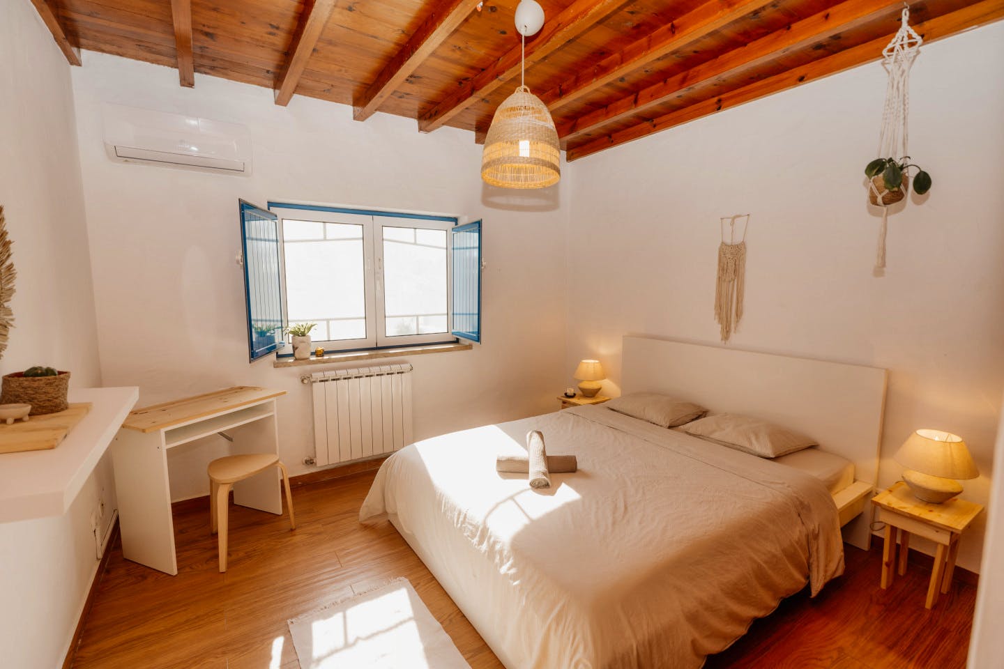 Mid-Sized Room (Cozy Plus) - 3