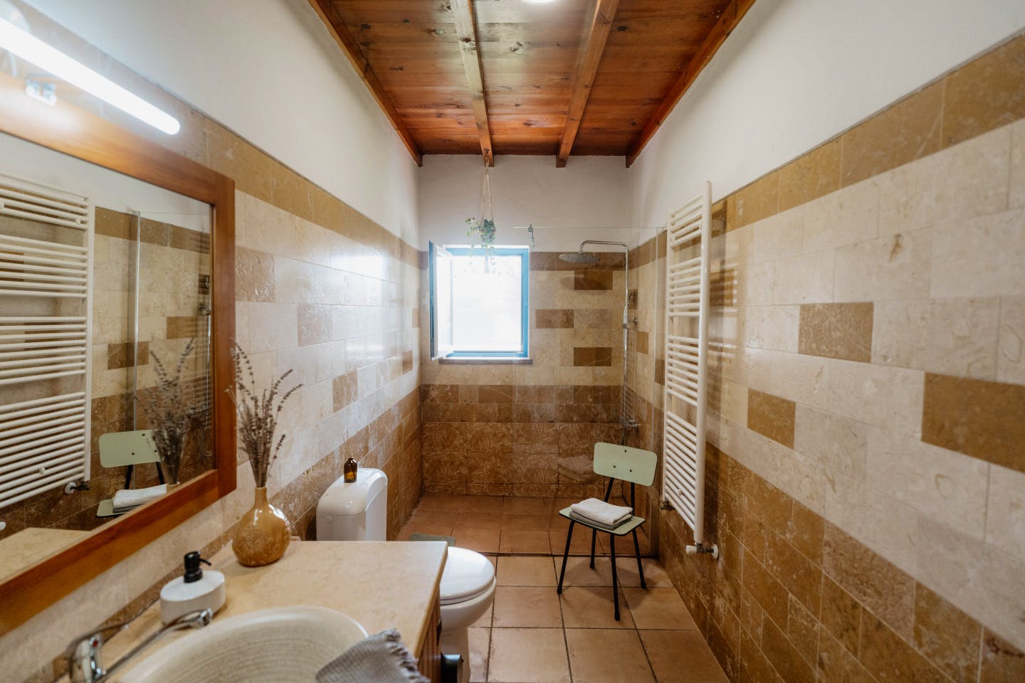 Mid-Sized Room (Cozy Plus) - 8