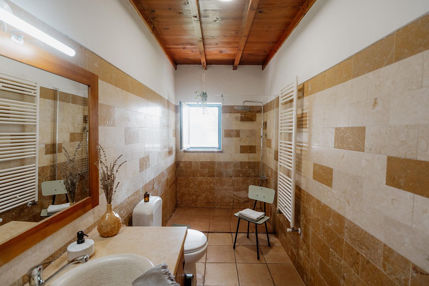 Mid-Sized Room (Cozy Plus) - 41
