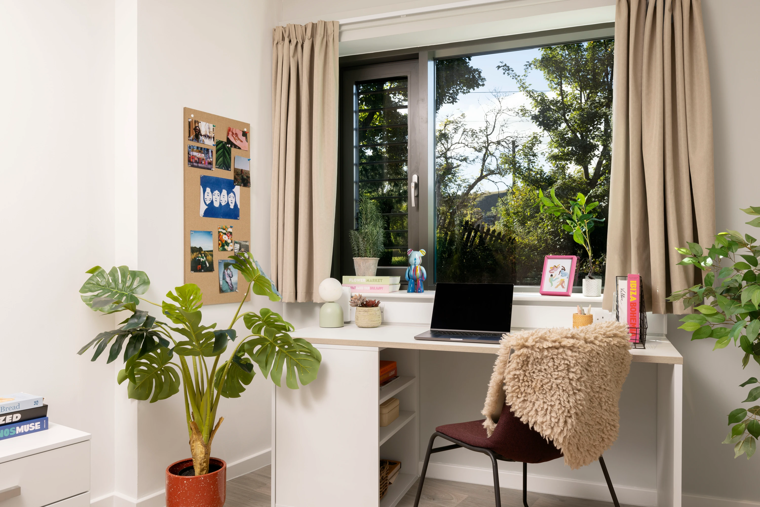  Large High Double En-Suite  -  Burnet Point  - Gallery -  2