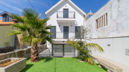 Charming 1-Bedroom Apartment in Rua Luís de Camões, Vila Nova de Gaia