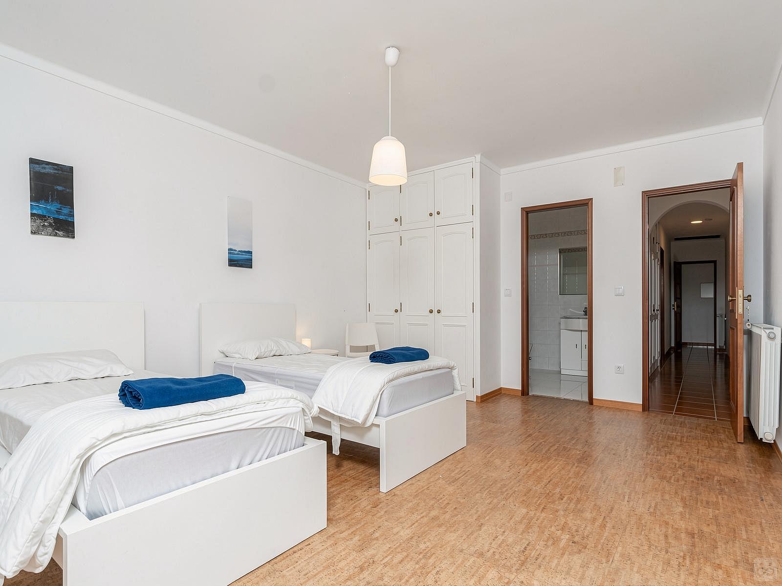 Bed In A 2-Bed Mixed Gender Room - Luxury house 8 minutes from Santa Cruz Beach - Gallery - 19