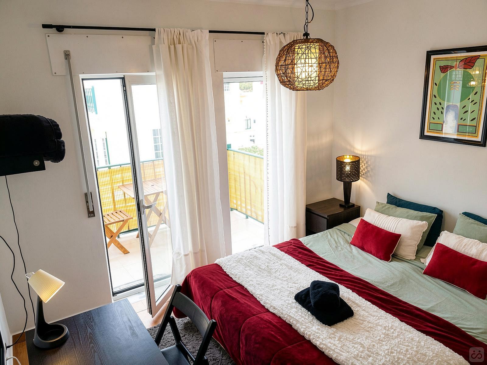  Private Room  -  Beach House near Praia do Portinho da Areia do Norte  - Gallery -  29
