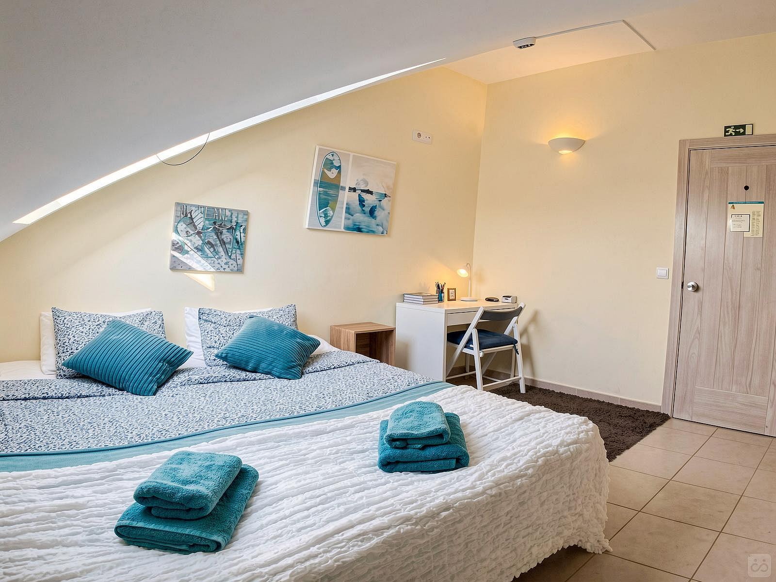  Private Room  -  Beach House near Praia do Portinho da Areia do Norte  - Gallery -  30