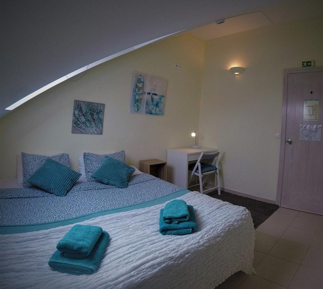 Private Room  -  Beach House near Praia do Portinho da Areia do Norte  - Gallery -  12