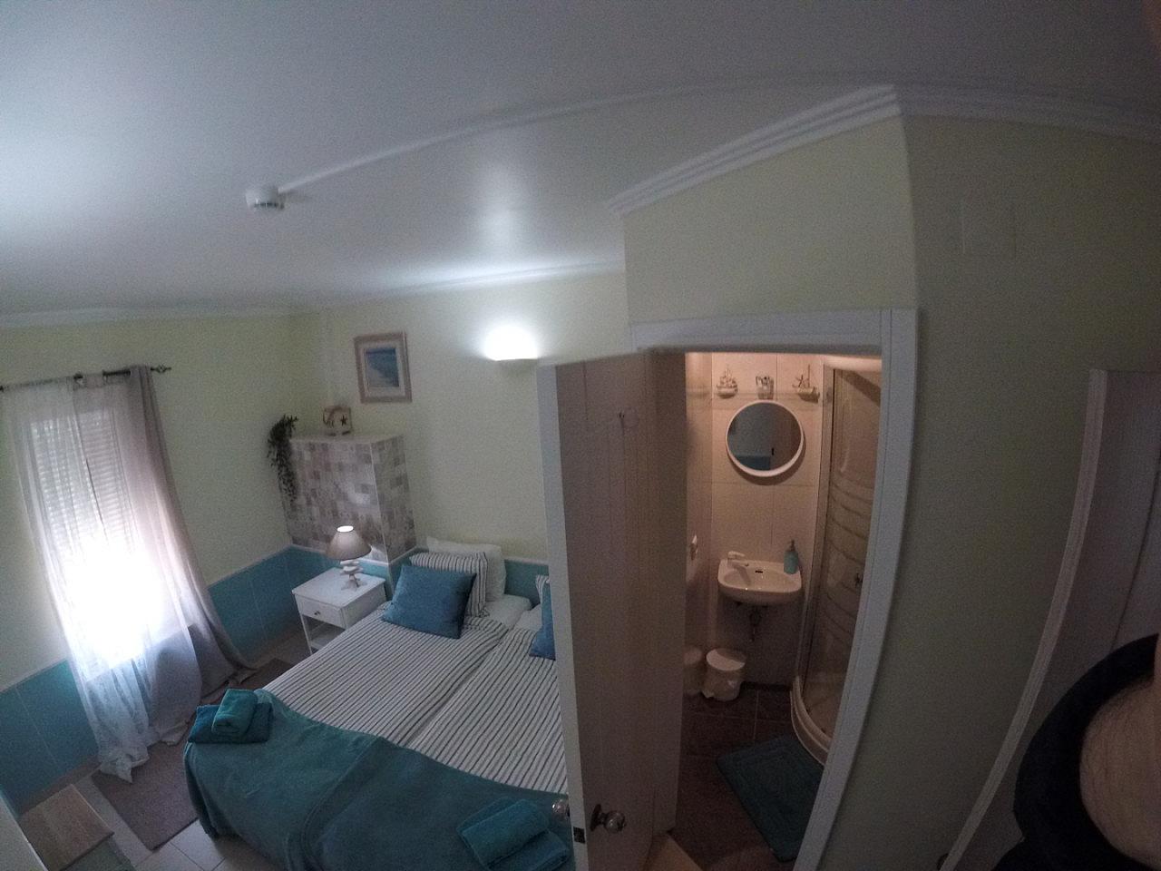  Ensuite Room  -  Beach House near Praia do Portinho da Areia do Norte  - Gallery -  12