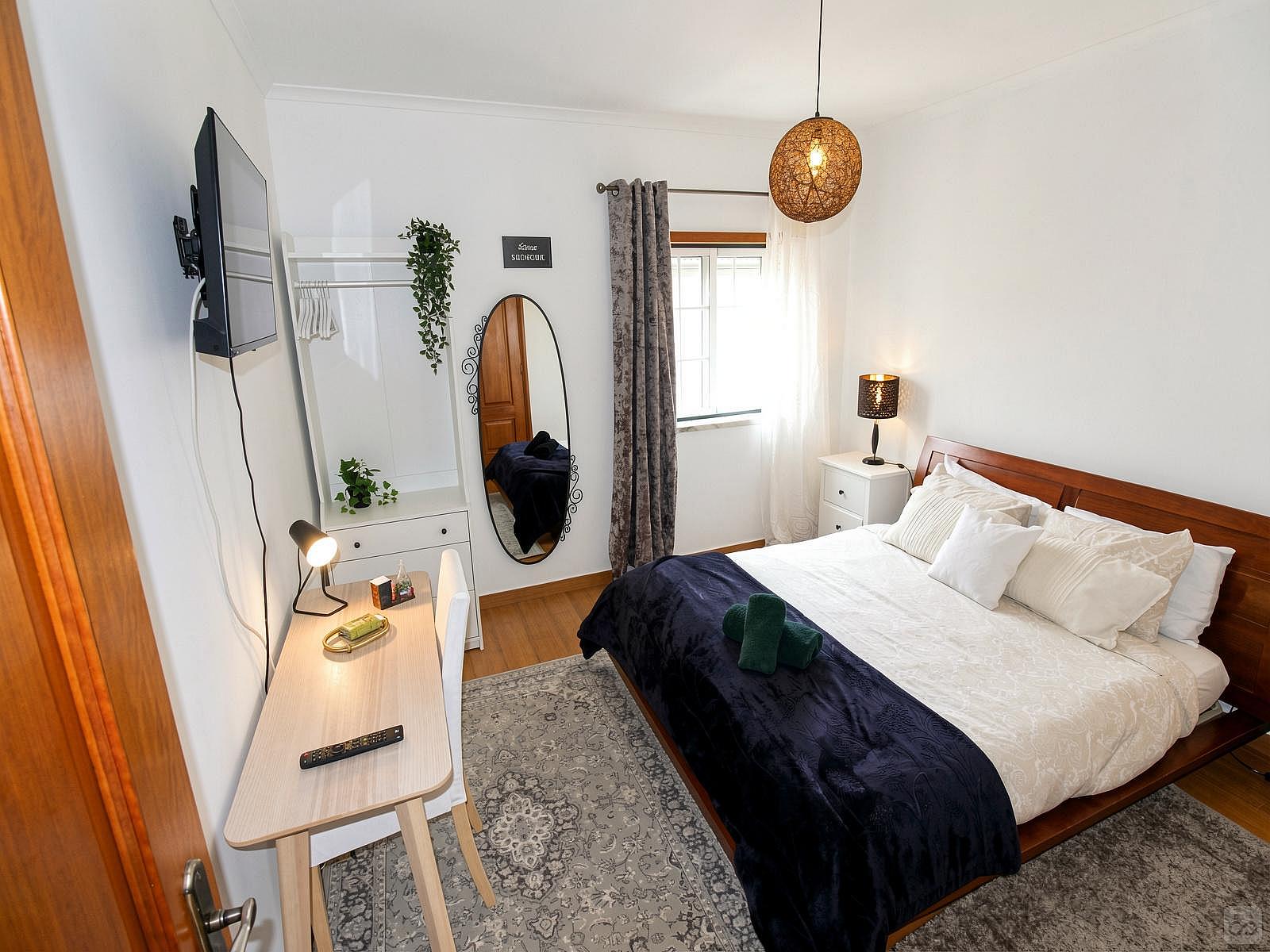  Ensuite Room  -  Beach House near Praia do Portinho da Areia do Norte  - Gallery -  3