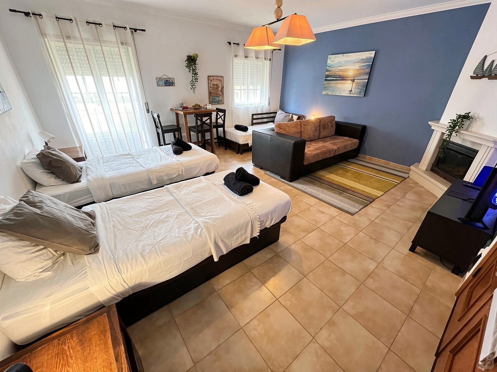  Family Room  -  Beach House near Praia do Portinho da Areia do Norte  - Gallery -  12