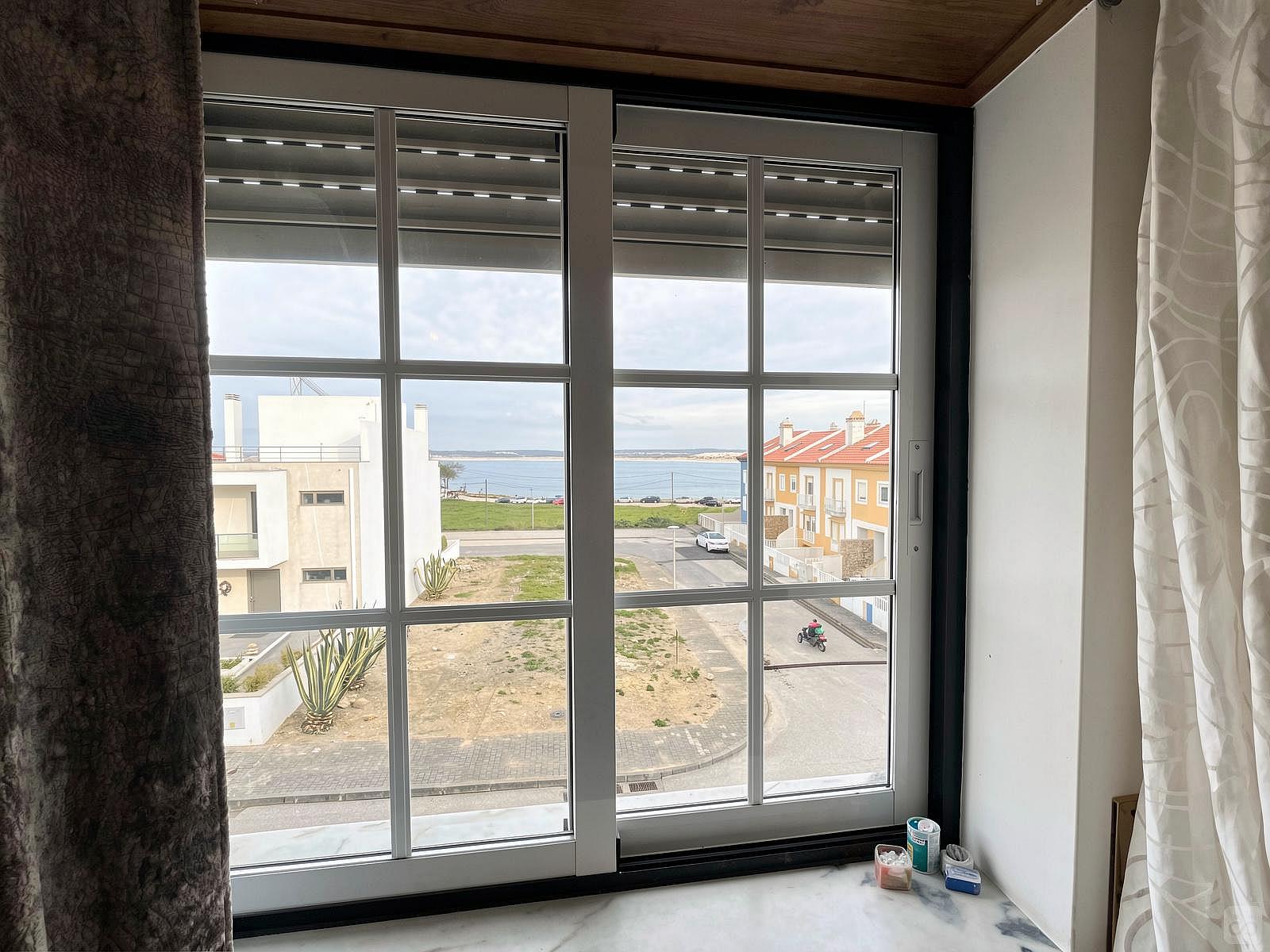 Family Room  -  Beach House near Praia do Portinho da Areia do Norte  - Gallery -  10