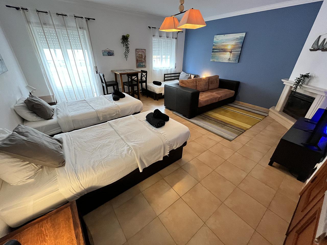  Family Room  -  Beach House near Praia do Portinho da Areia do Norte  - Gallery -  18