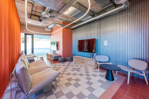 Stunning Stylish Complex w/ Gym + Coworking near grocery store