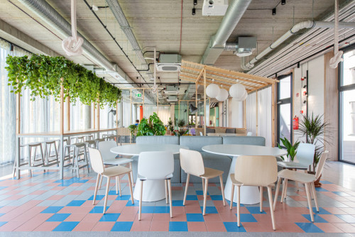 Stunning Stylish Complex w/ Gym + Coworking near grocery store