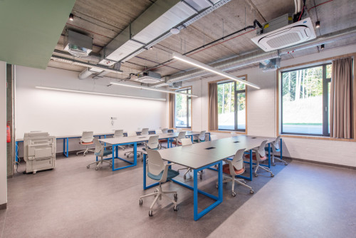 Stunning Stylish Complex w/ Gym + Coworking near grocery store