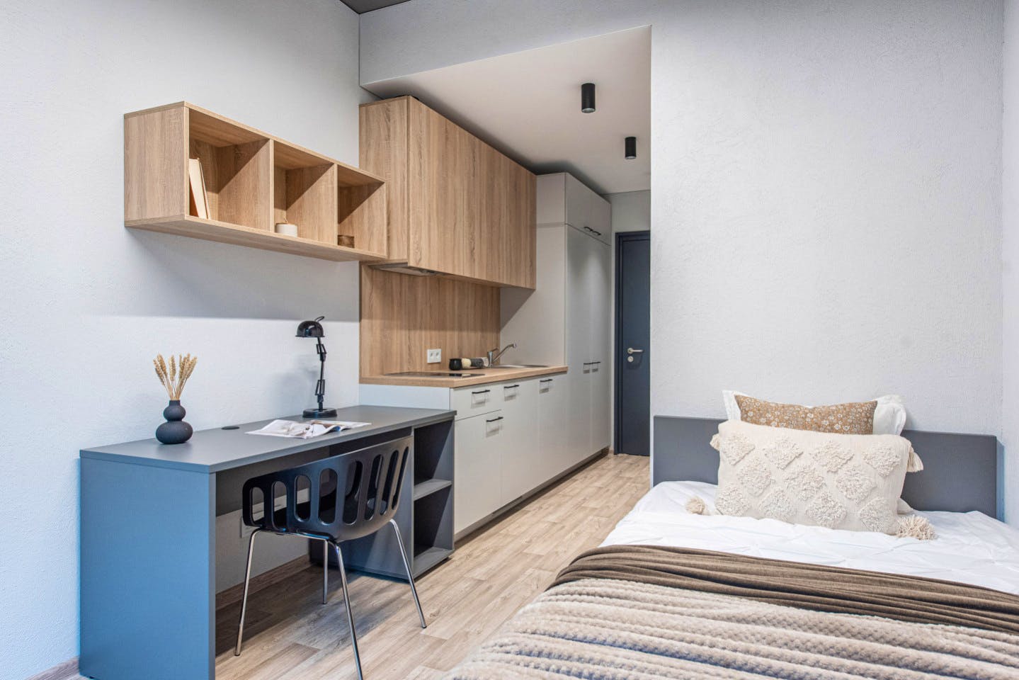 Private Single Studio - Stunning Stylish Complex w/ Gym + Coworking near grocery store Apartment - Gallery - 1