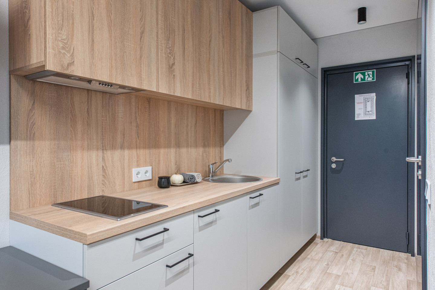 Private Single Studio - Stunning Stylish Complex w/ Gym + Coworking near grocery store Apartment - Gallery - 11