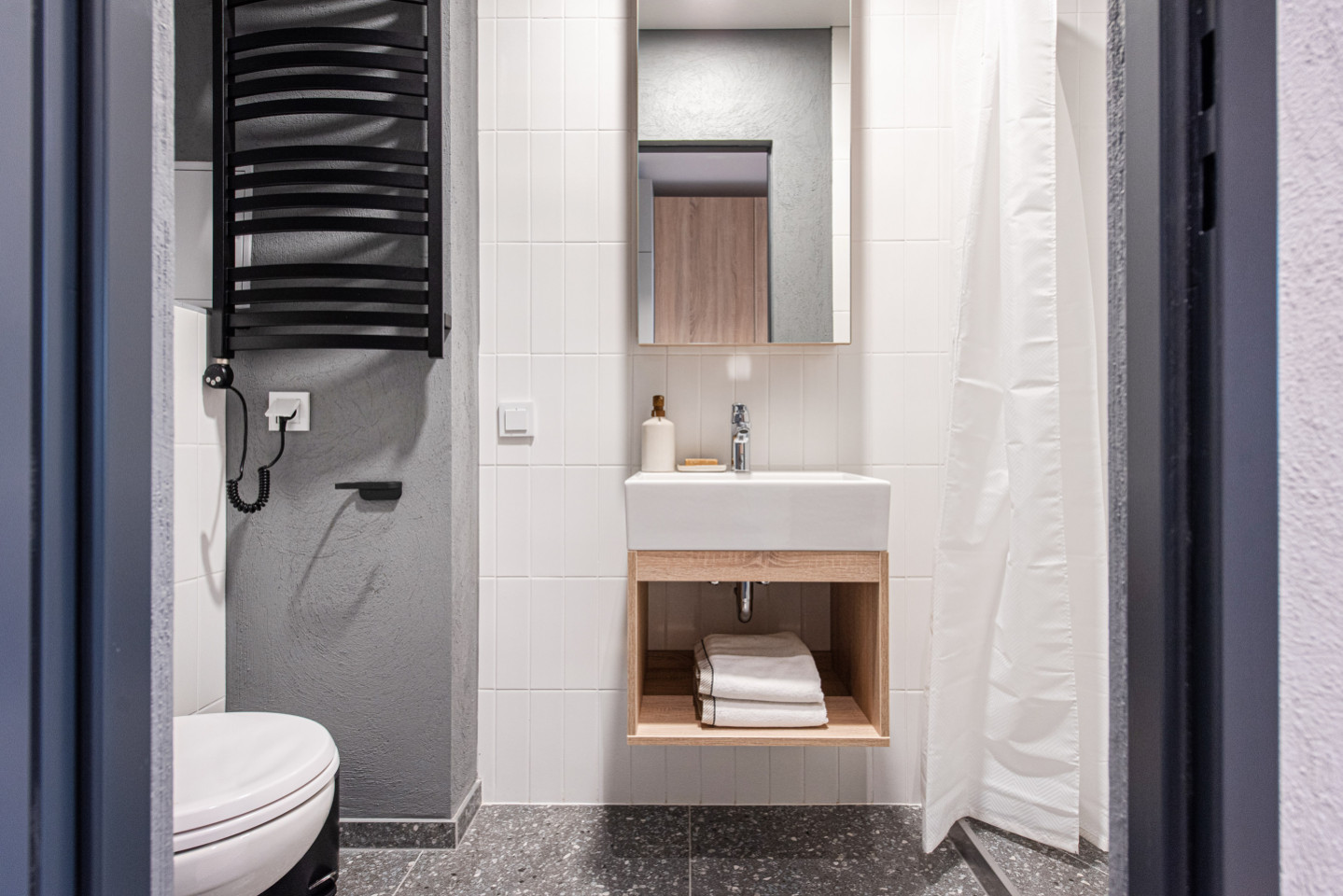 Private Twin Studio - Stunning Stylish Complex w/ Gym + Coworking near grocery store Apartment - Gallery - 17