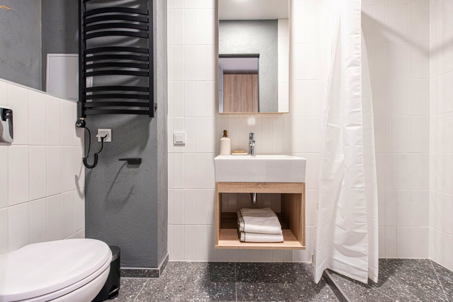 Private Twin Studio - Stunning Stylish Complex w/ Gym + Coworking near grocery store Apartment - Gallery - 9