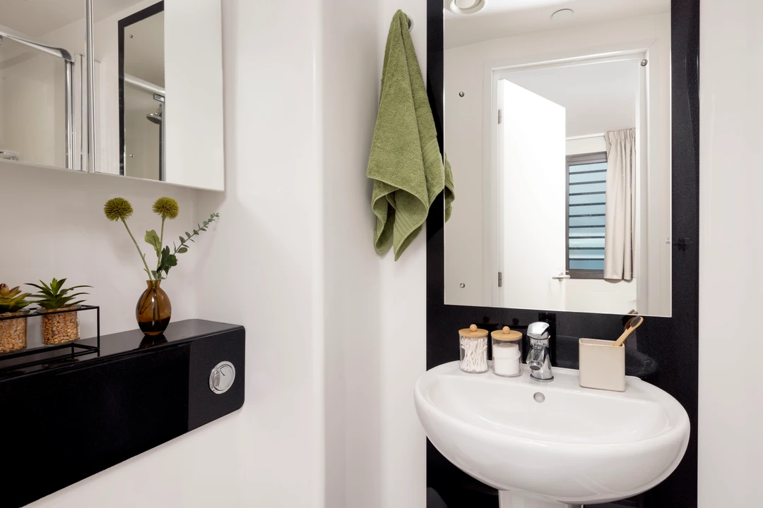  Medium Standard Double En-Suite  -  Avon Point  - Gallery -  2