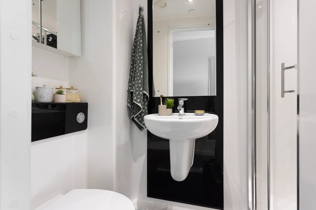  Small Standard Double En-Suite  -  Avon Point  - Gallery -  2