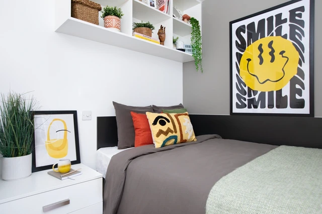  Partly Accessible Studio  -  Campbell House  - Gallery -  1