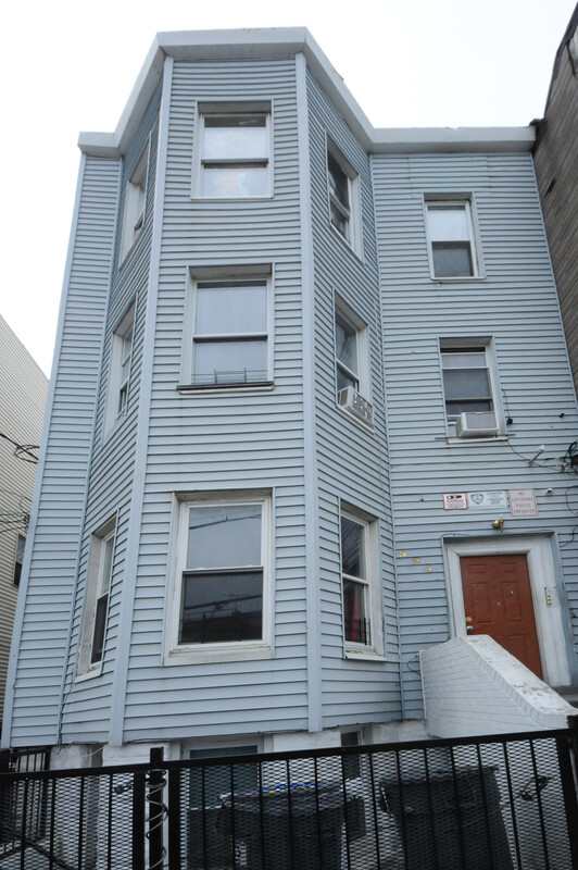 Host In Bronx - Manhattan