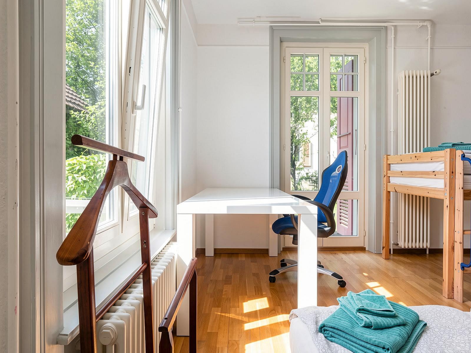  Bed In A 2-Bed Mixed Gender Room  -  Spacious Vibrant House w/ Backyard near Stöckacker (Tram) Home  - Gallery -  3