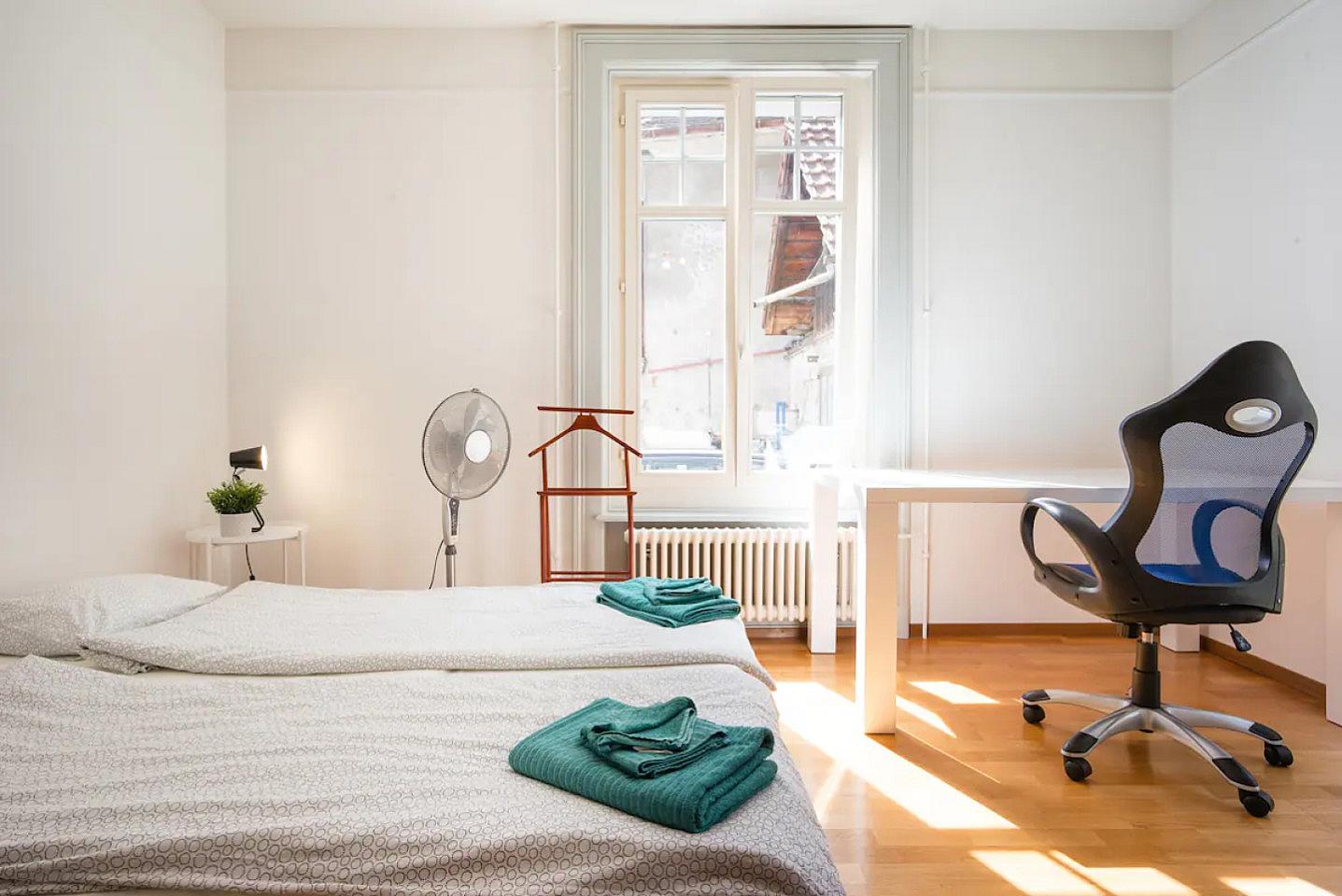  Bed In A 2-Bed Mixed Gender Room  -  Spacious Vibrant House w/ Backyard near Stöckacker (Tram) Home  - Gallery -  9