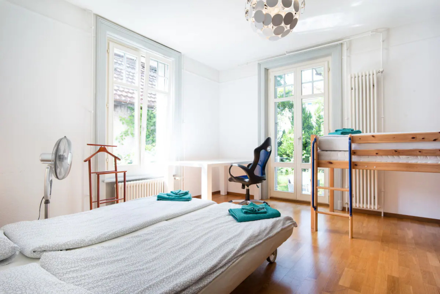  Bed In A 2-Bed Mixed Gender Room  -  Spacious Vibrant House w/ Backyard near Stöckacker (Tram) Home  - Gallery -  10