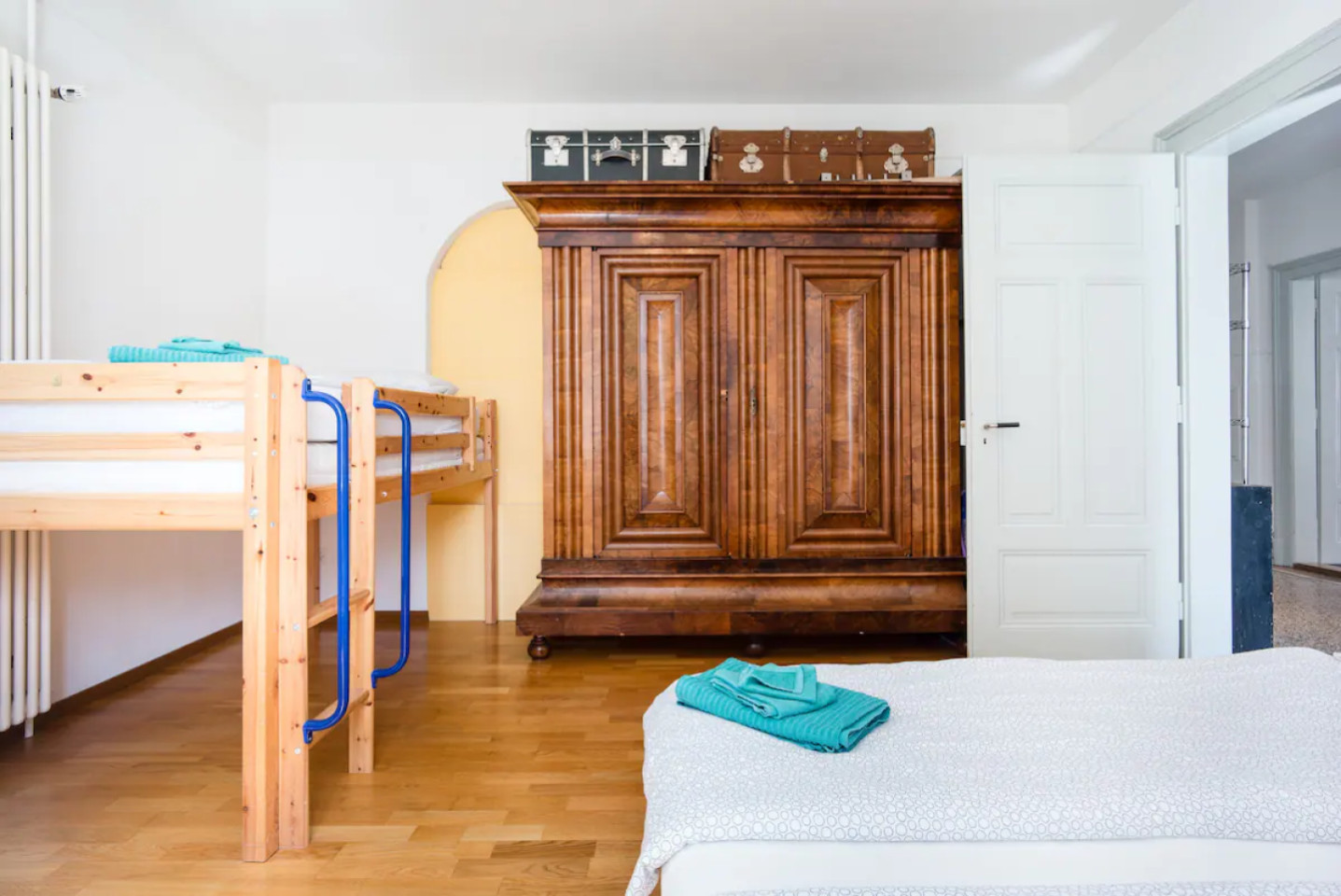  Bed In A 2-Bed Mixed Gender Room  -  Spacious Vibrant House w/ Backyard near Stöckacker (Tram) Home  - Gallery -  12