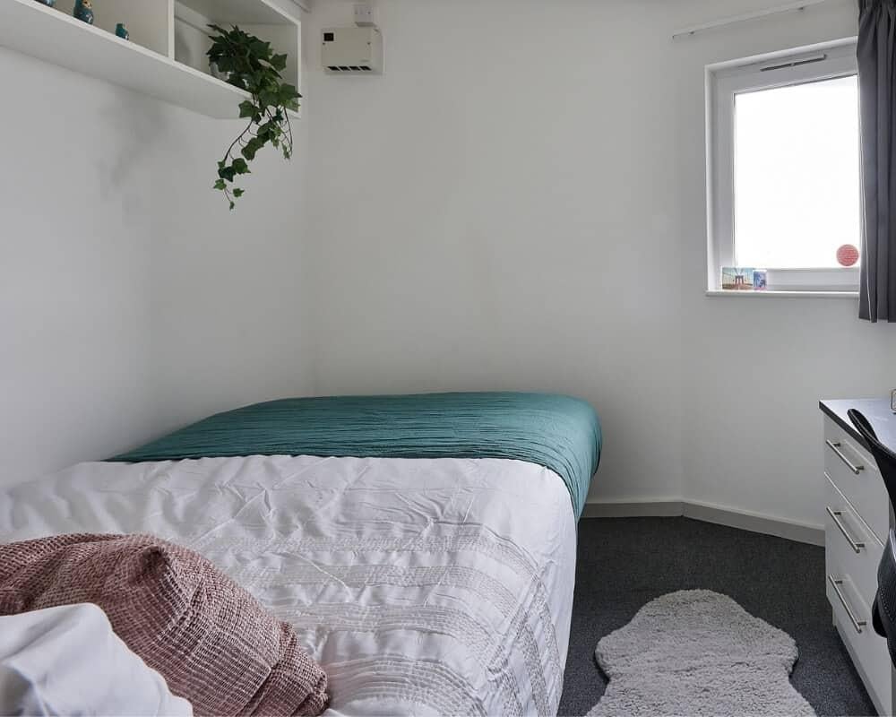  Standard En-Suite  -  Frobisher House  - Gallery -  3