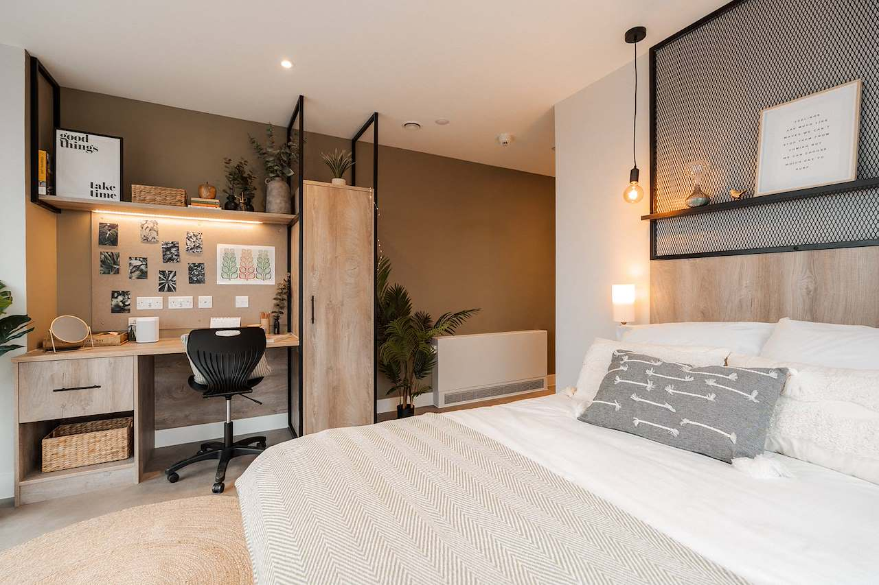Ultimate En-Suite - 1