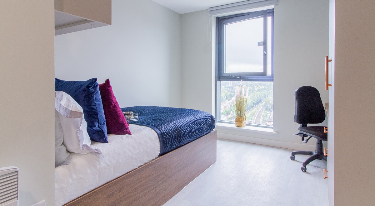 En-Suite Cluster 3 Bed - The Toybox - Gallery - 2