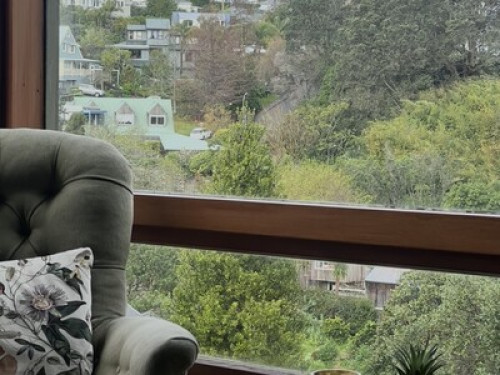 Rustic Chelsea Bay - Gallery - 15