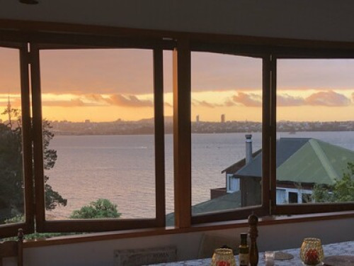 Rustic Chelsea Bay - Gallery - 9
