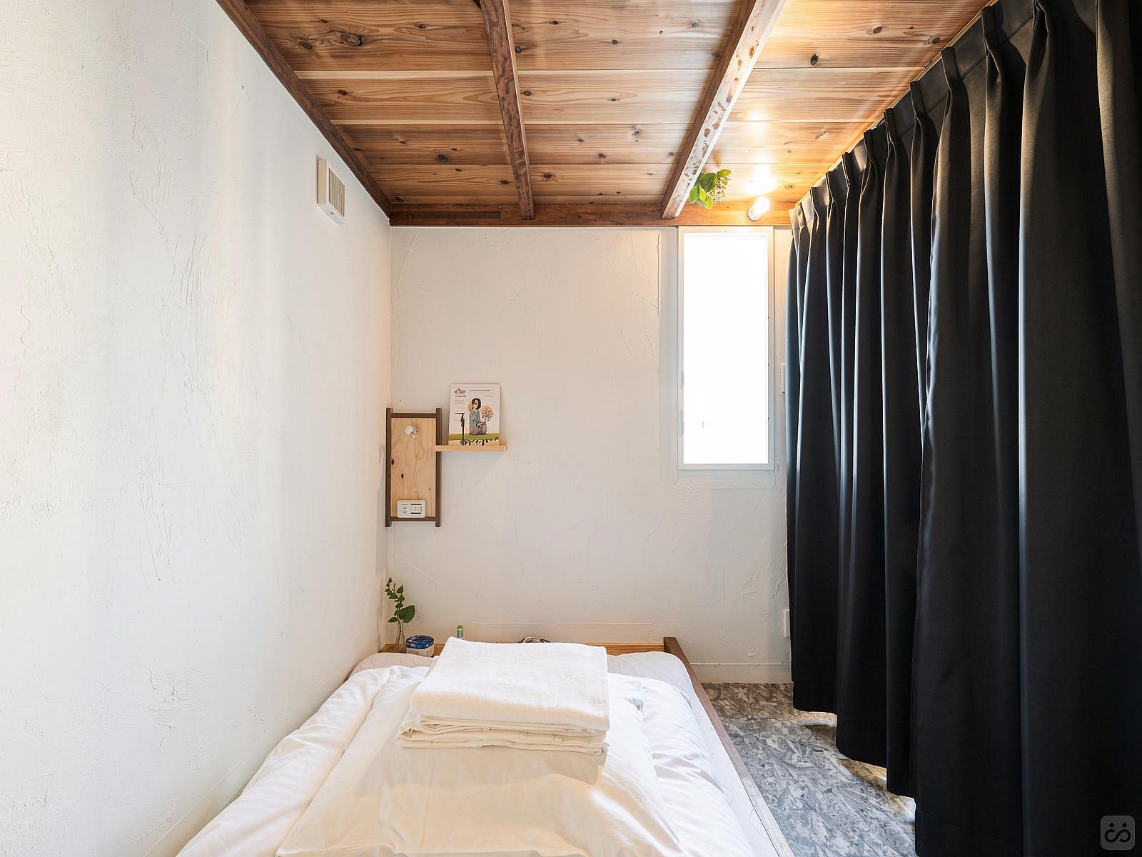Bed In A 5-Bed Mixed Gender Room - 1