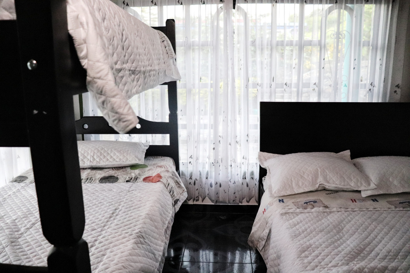  Bed In A 4-Bed Mixed Gender Room  -  Cozy House w/pool  - Gallery -  7