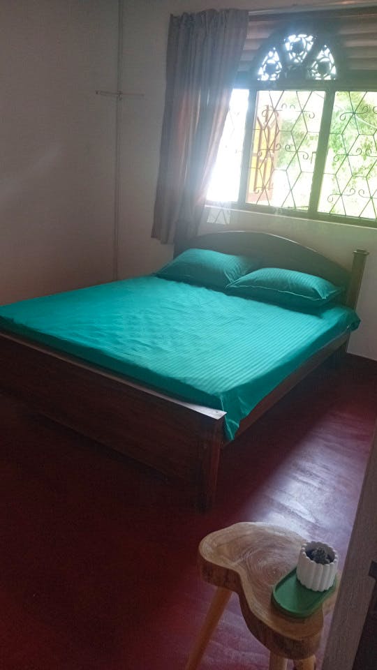 Private Double Room With Shared Bathroom In Hallway - 4