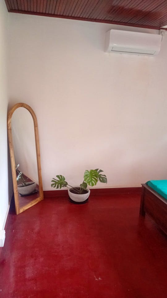 Private Double Room With Shared Bathroom In Hallway - 3