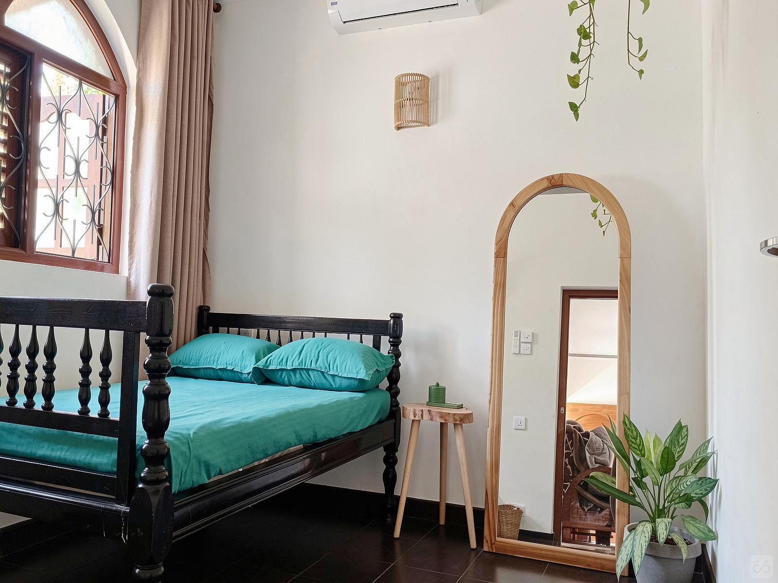Private Double Room With Shared Bathroom In Hallway - 34